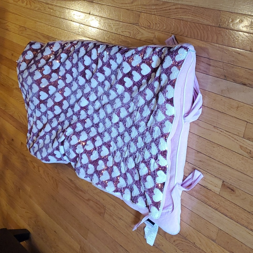 Girls sleeping bag with hearts barely used